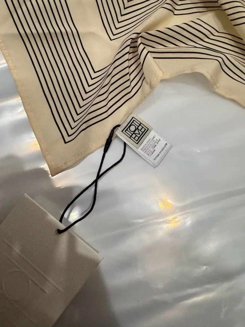Toteme Women's Cream and Black Geometric Silk Scarf
